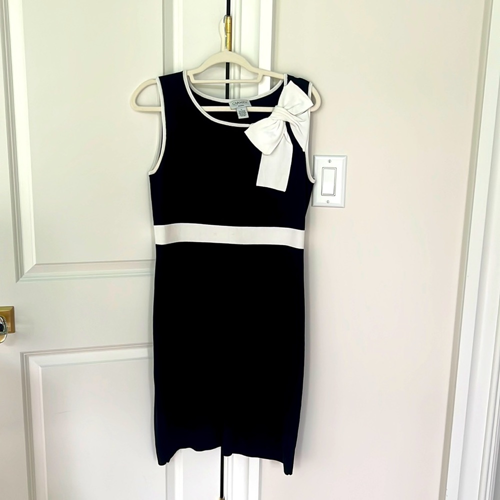 Carmen Marc Valvo Black bow dress in size Large